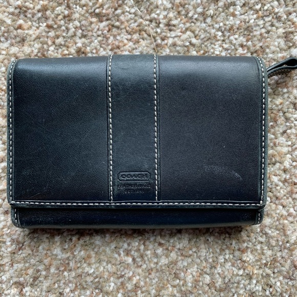 Coach shoulder bag and matching wallet - Picture 3 of 6